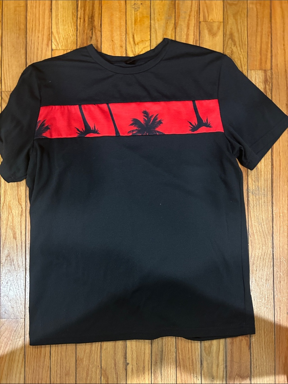 SHEIN Black Short-Sleeve Tee with Red Palm Stripe